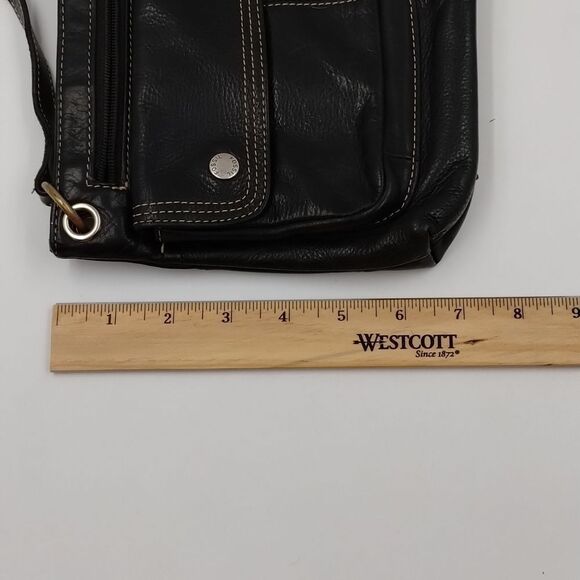 𝅺FOSSIL Small Leather Crossbody Black Turn Lock Closure - Picture 11 of 12